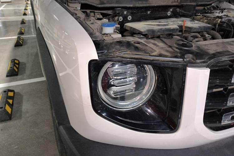Used Haval DARGO 2021 1.5T DCT Two-Wheel Drive "Mǎquǎn" Edition Right Front Headlight