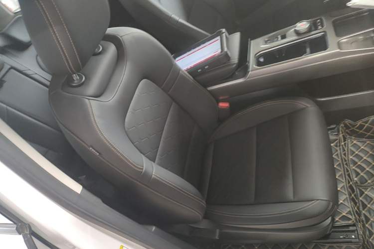 Used Haval DARGO 2021 1.5T DCT Two-Wheel Drive Labrador Edition Right Front Seat