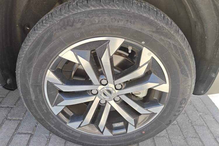 Used Haval DARGO 2021 1.5T DCT Two-Wheel Drive Border Collie Edition Right Front Wheel Hub