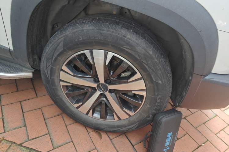 Used Haval DARGO 2021 1.5T DCT Two-Wheel Drive Labrador Edition Right Front Wheel Hub
