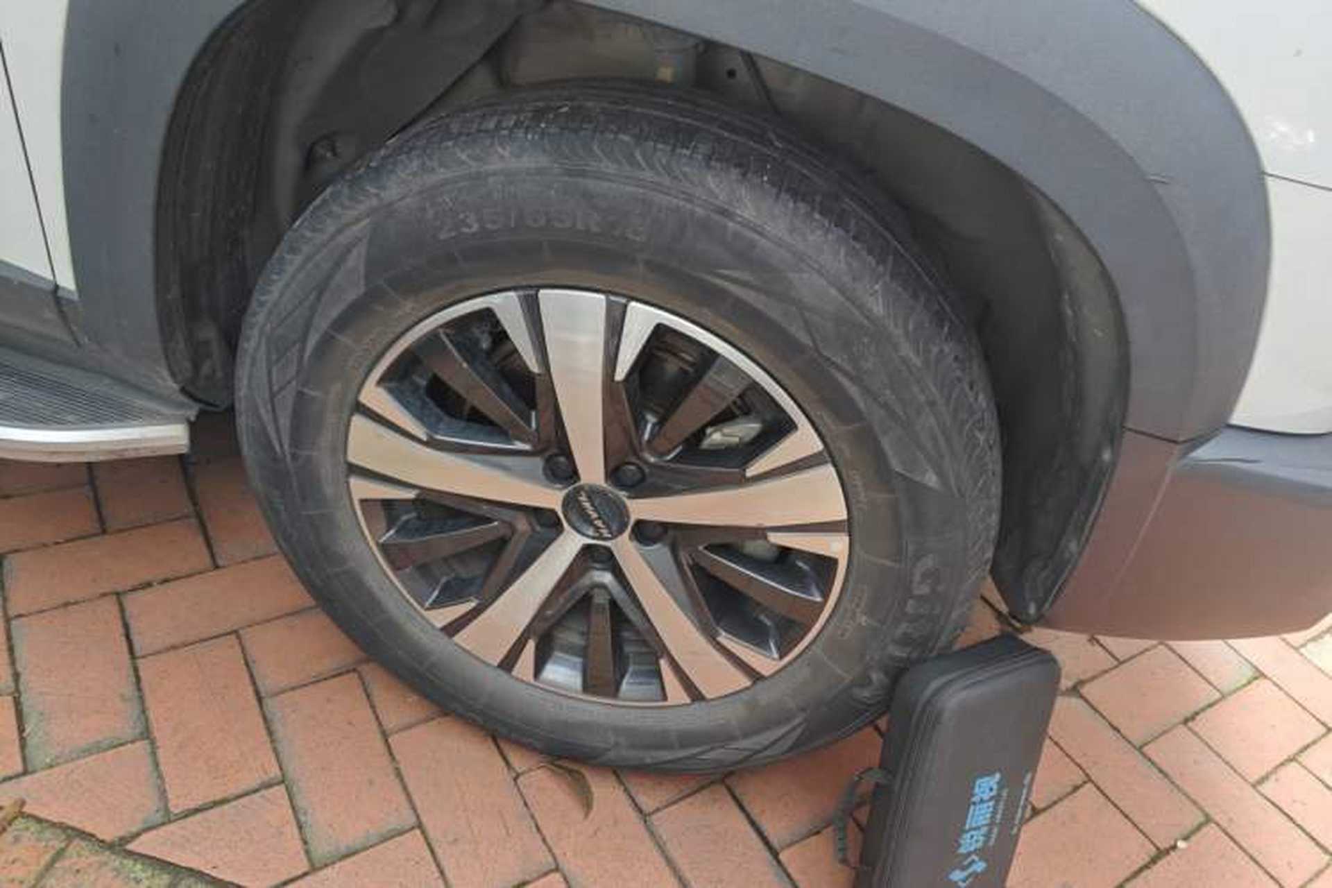 Used Haval DARGO 2021 1.5T DCT Two-Wheel Drive Labrador Edition Right Front Wheel Hub