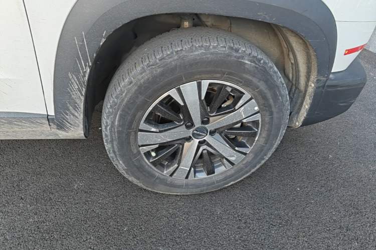 Used Haval DARGO 2021 1.5T DCT Two-Wheel Drive Labrador Edition Right Front Wheel Hub