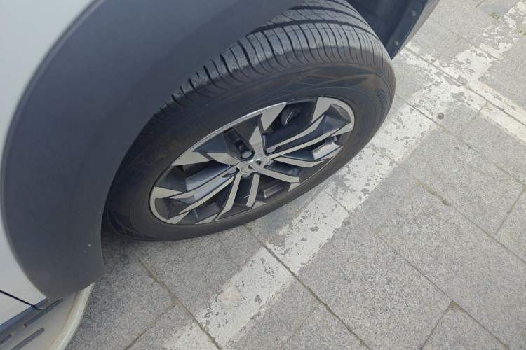 Used Haval DARGO 2021 1.5T DCT Two-Wheel Drive Border Collie Edition Right Front Wheel Hub
