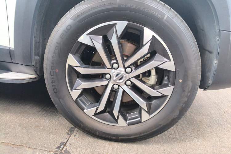 Used Haval DARGO 2021 1.5T DCT Two-Wheel Drive "Mǎquǎn" Edition Right Front Wheel Hub