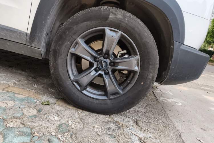 Used Haval DARGO 2021 1.5T DCT Two-Wheel Drive Husky Edition Right Front Wheel Hub