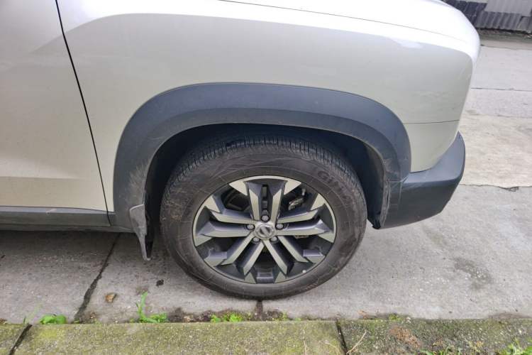 Used Haval DARGO 2021 1.5T DCT Two-Wheel Drive Border Collie Edition Right Front Wheel Hub