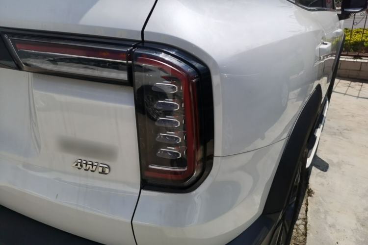 Used Haval DARGO 2021 Revised Version 2.0T DCT Four-Wheel Drive "Hao Tian Que" Edition Right Rear Taillight