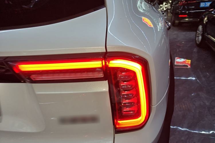 Used Haval DARGO 2021 1.5T DCT Two-Wheel Drive Labrador Edition Right Rear Taillight