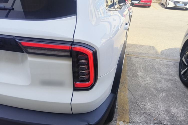 Used Haval DARGO 2021 1.5T DCT Two-Wheel Drive "Wangcai" Edition Right Rear Taillight