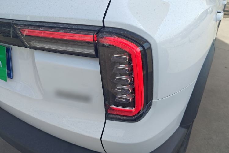 Used Haval DARGO 2021 1.5T DCT Two-Wheel Drive Labrador Edition Right Rear Taillight