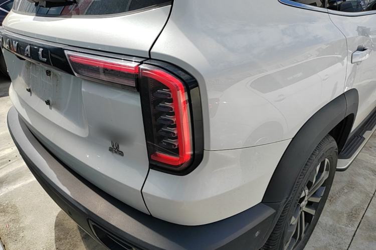 Used Haval DARGO 2021 Revised Version 1.5T DCT Two-Wheel Drive "Mǎquǎn" Edition Right Rear Taillight