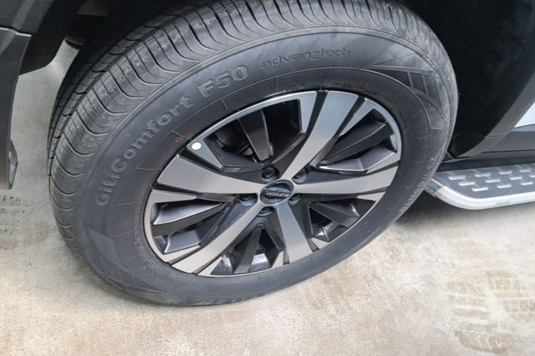 Used Haval DARGO 2021 1.5T DCT Two-Wheel Drive Labrador Edition Right Rear Wheel Hub