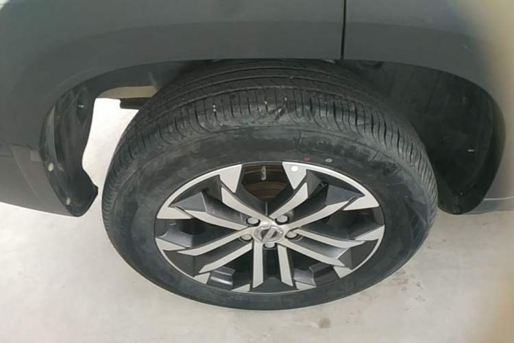 Used Haval DARGO 2021 1.5T DCT Two-Wheel Drive Border Collie Edition Right Rear Wheel Hub