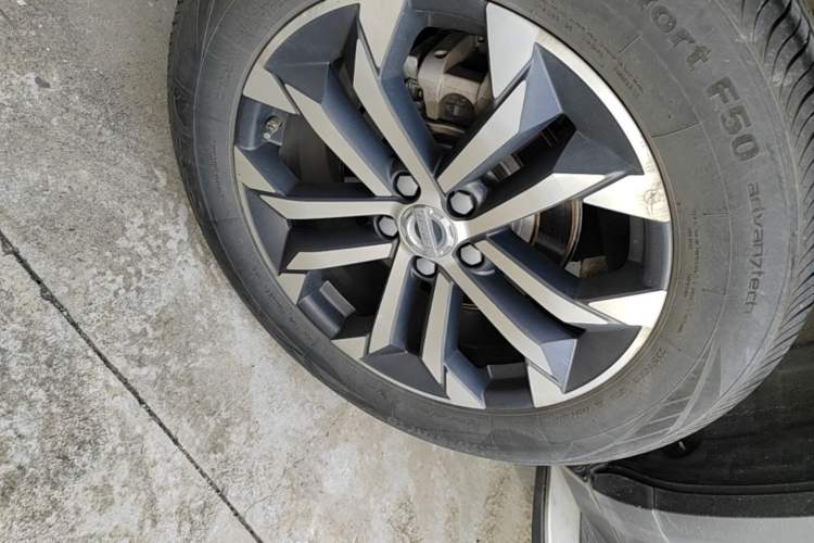 Used Haval DARGO 2021 Revised Version 1.5T DCT Two-Wheel Drive "Mǎquǎn" Edition Right Rear Wheel Hub