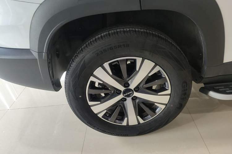 Used Haval DARGO 2021 1.5T DCT Two-Wheel Drive Labrador Edition Right Rear Wheel Hub