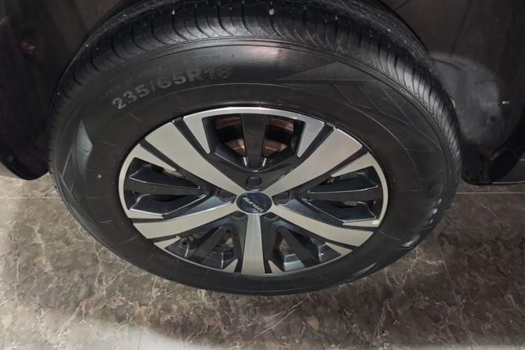 Used Haval DARGO 2021 1.5T DCT Two-Wheel Drive Labrador Edition Right Rear Wheel Hub
