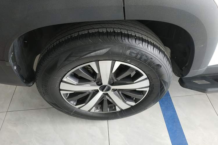 Used Haval DARGO 2021 1.5T DCT Two-Wheel Drive Labrador Edition Right Rear Wheel Hub