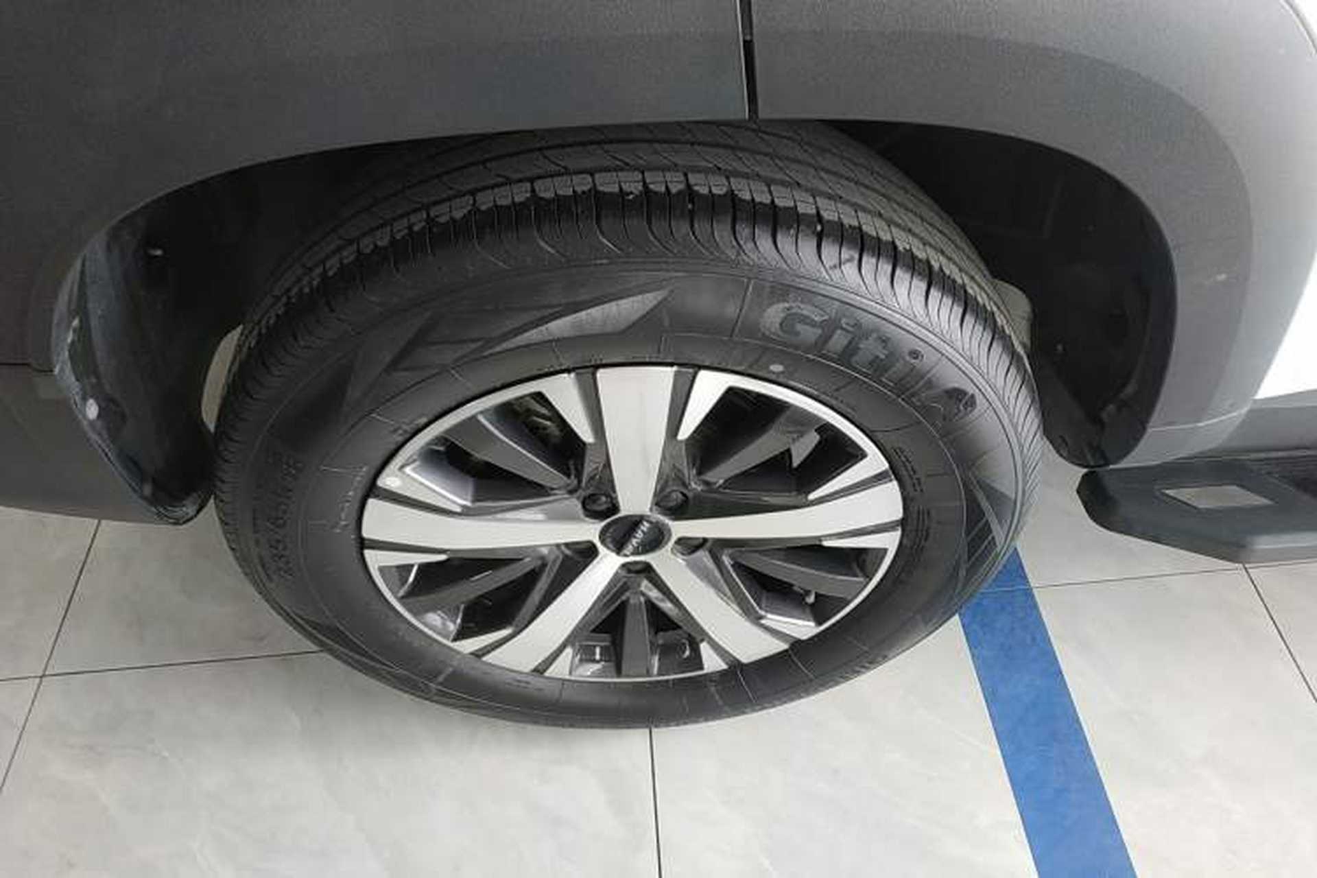 Used Haval DARGO 2021 1.5T DCT Two-Wheel Drive Labrador Edition Right Rear Wheel Hub