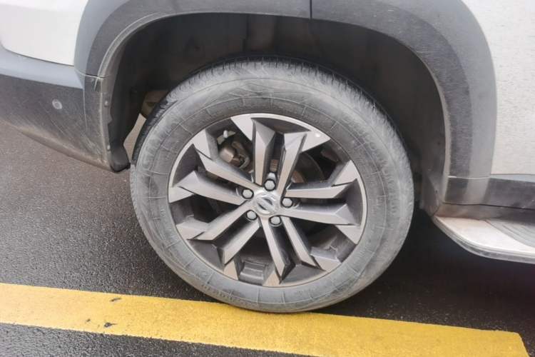 Used Haval DARGO 2021 1.5T DCT Two-Wheel Drive "Mǎquǎn" Edition Right Rear Wheel Hub