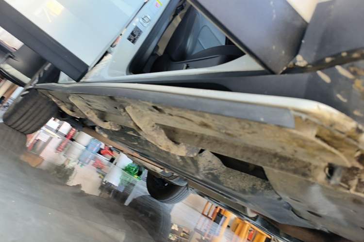 Used Haval DARGO 2021 1.5T DCT Two-Wheel Drive "Mǎquǎn" Edition Right Side Sill