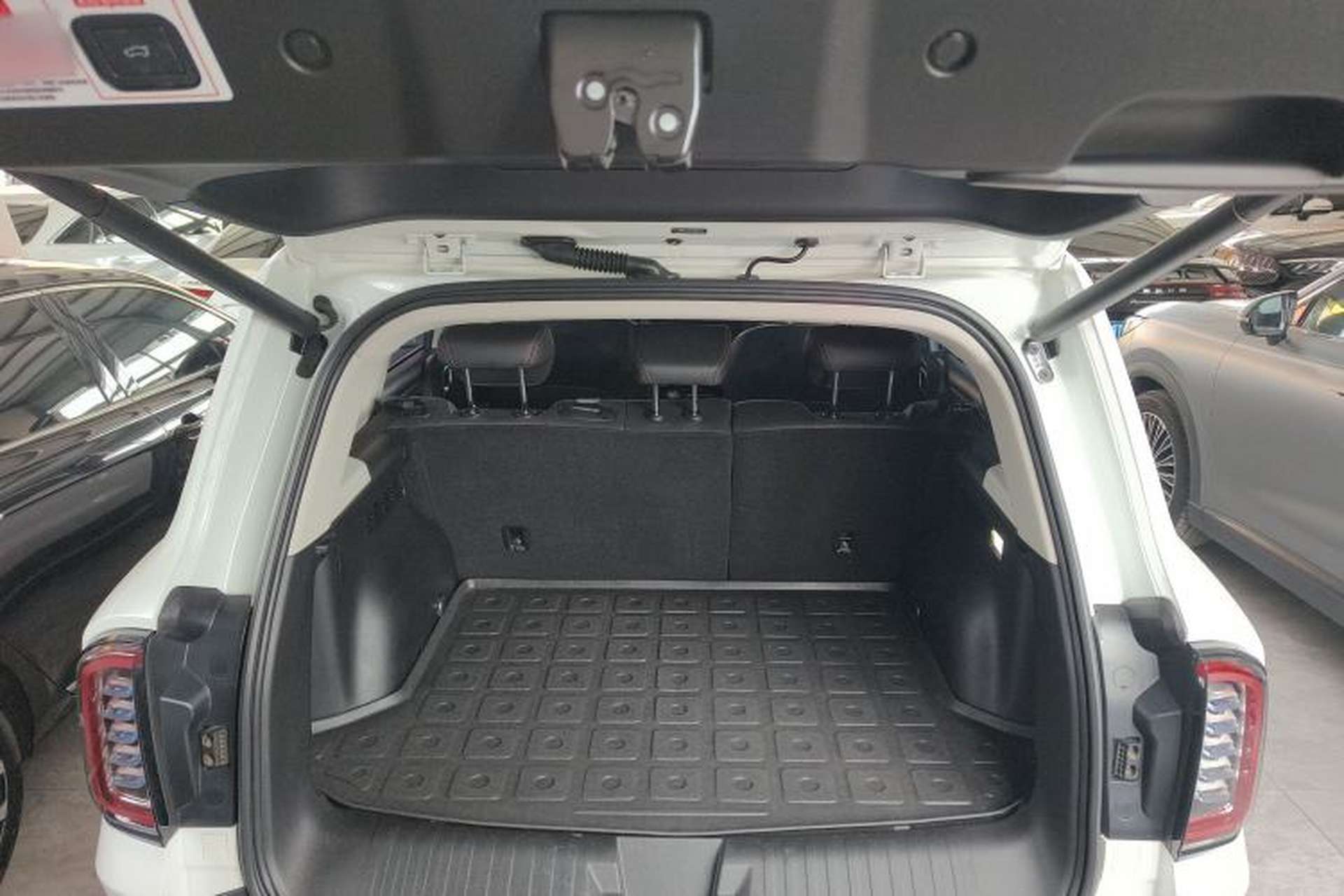 Used Haval DARGO 2021 1.5T DCT Two-Wheel Drive "Mǎquǎn" Edition Trunk