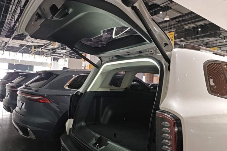 Used Haval DARGO 2021 1.5T DCT Two-Wheel Drive Labrador Edition Trunk