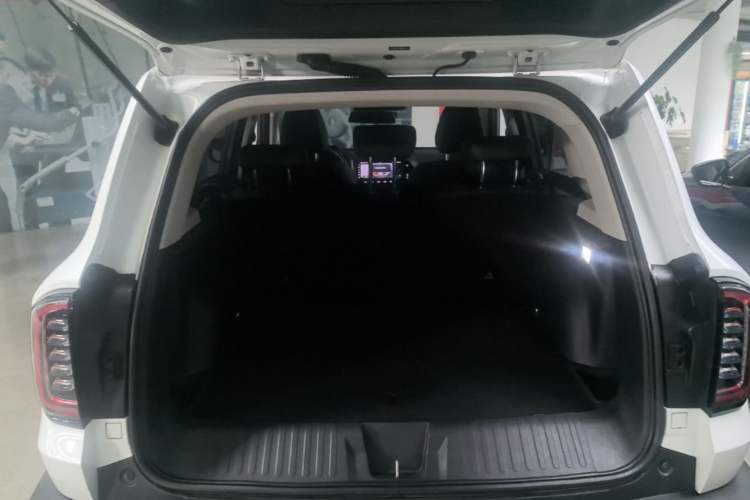 Used Haval DARGO 2021 1.5T DCT Two-Wheel Drive Labrador Edition Trunk