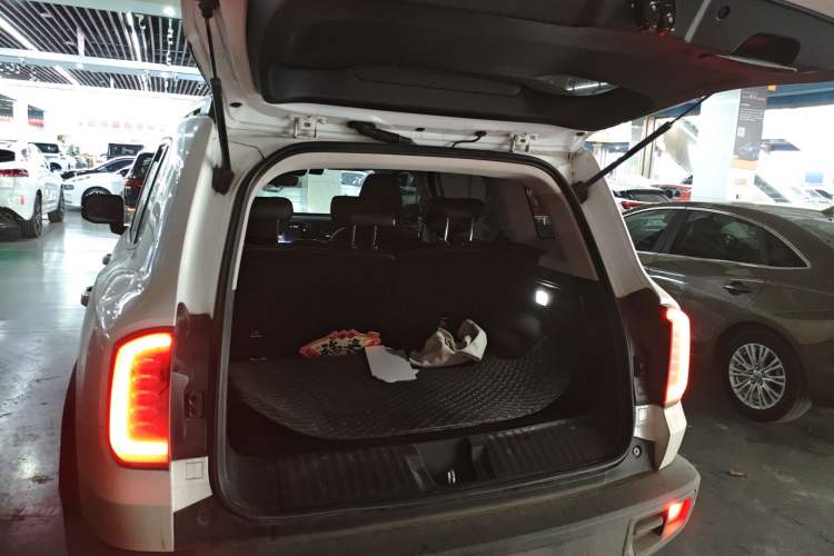 Used Haval DARGO 2021 1.5T DCT Two-Wheel Drive Labrador Edition Trunk