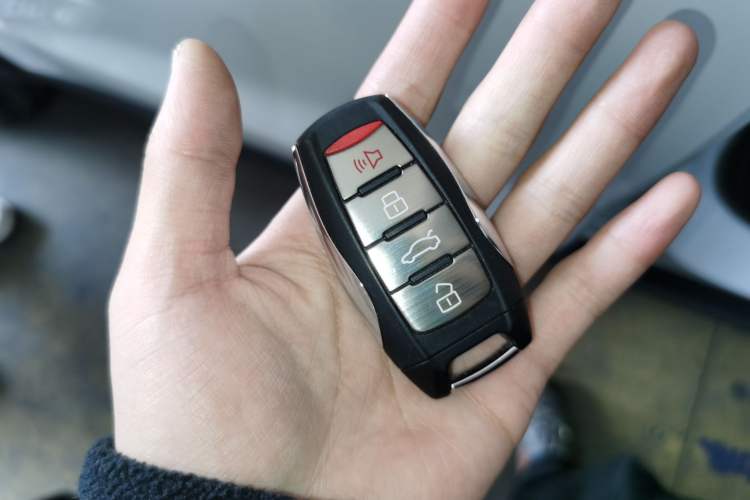 Used Haval DARGO 2021 1.5T DCT Two-Wheel Drive Husky Edition Vehicle Key