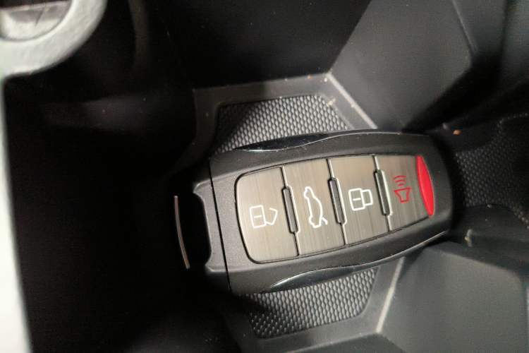 Used Haval DARGO 2021 1.5T DCT Two-Wheel Drive Labrador Edition Vehicle Key