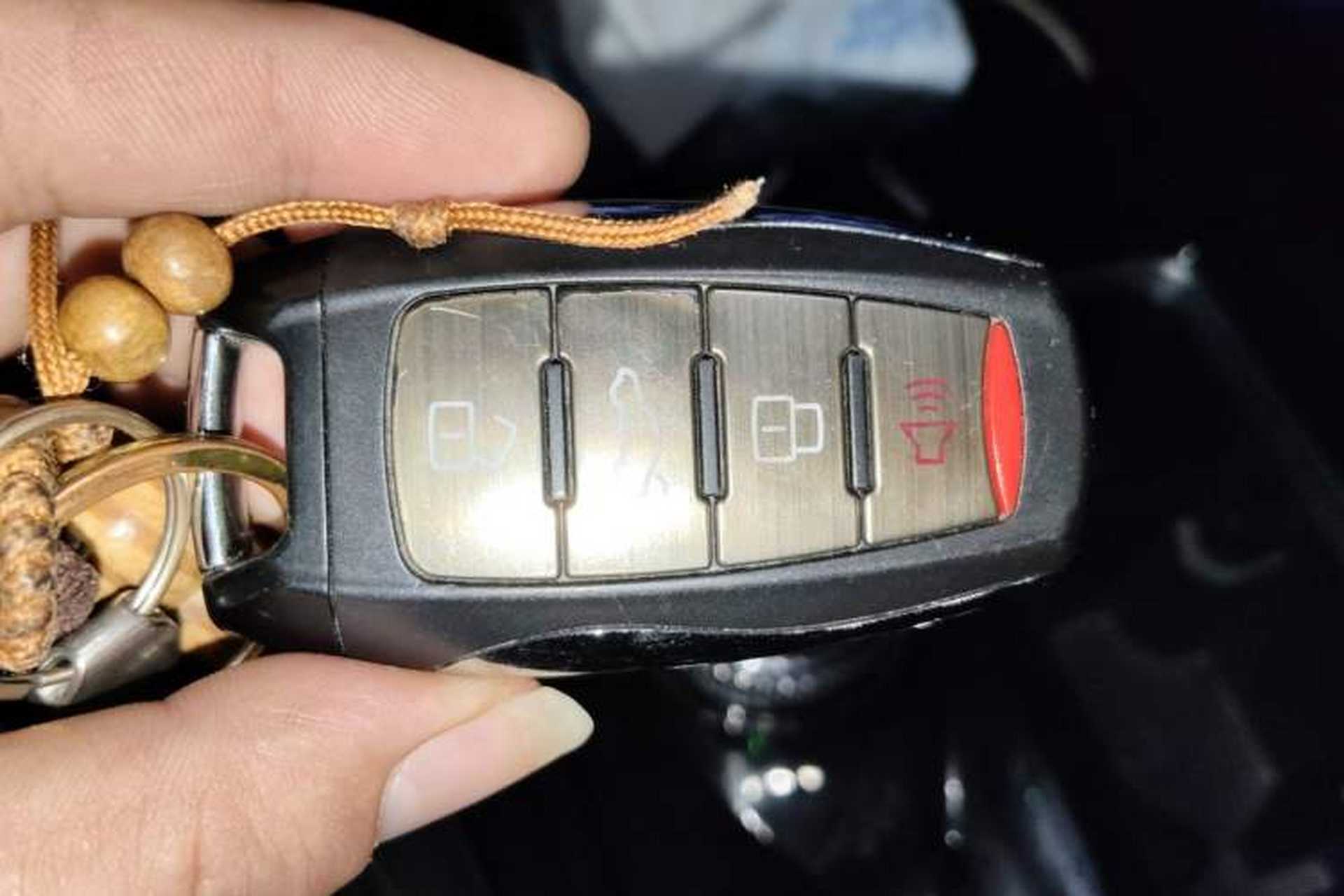 Used Haval DARGO 2021 2.0T DCT 4x4 Chinese Rural Dog Edition Vehicle Key