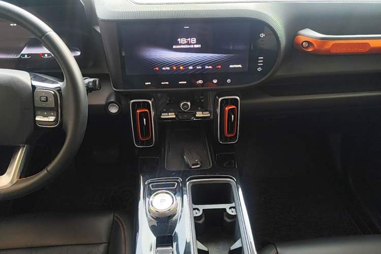 Used Haval DARGO 2021 1.5T DCT Two-Wheel Drive "Mǎquǎn" Edition Audio And AC Panel