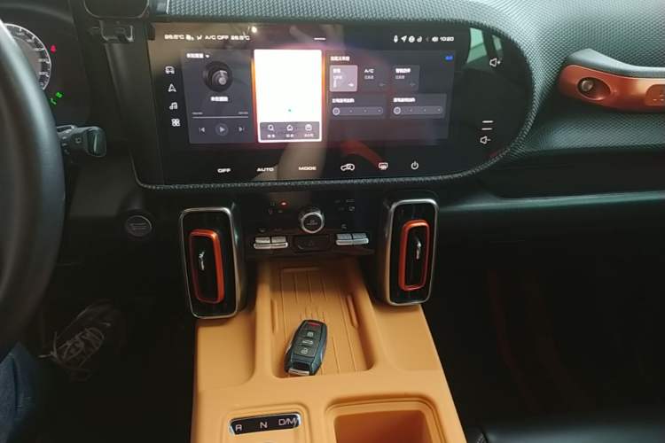 Used Haval DARGO 2021 1.5T DCT Two-Wheel Drive "Mǎquǎn" Edition Audio And AC Panel