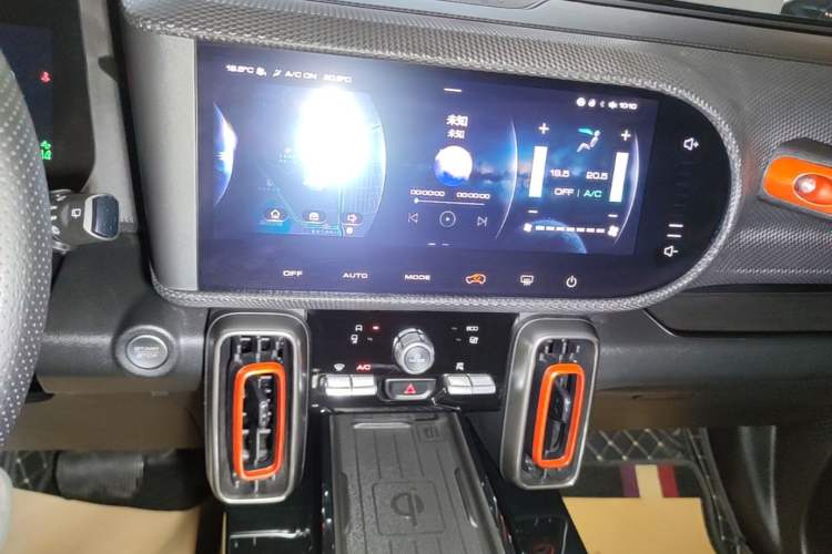 Used Haval DARGO 2021 1.5T DCT Two-Wheel Drive Border Collie Edition Audio And AC Panel