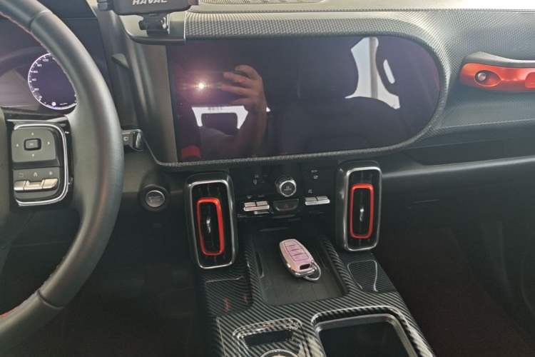 Used Haval DARGO 2021 2.0T DCT Two-Wheel Drive Chinese Mastiff Edition Audio And AC Panel