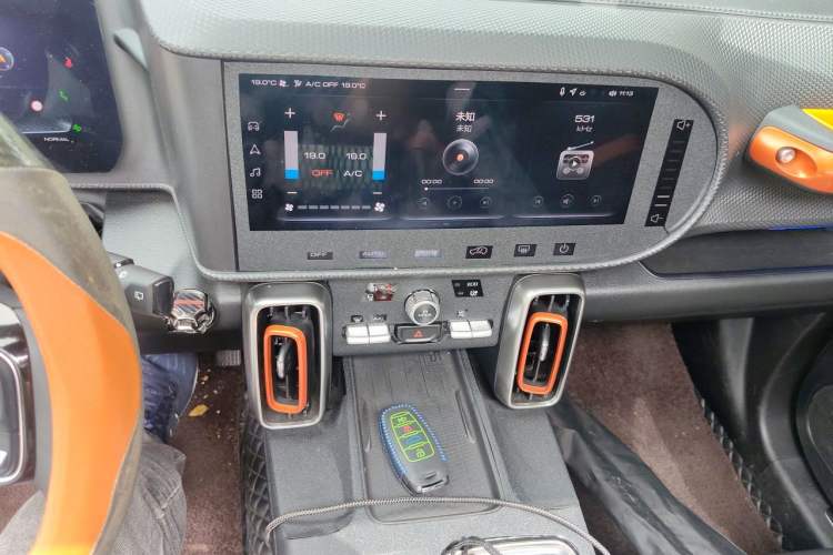 Used Haval DARGO 2021 Revised Version 2.0T DCT Four-Wheel Drive "Hao Tian Que" Edition Audio And AC Panel