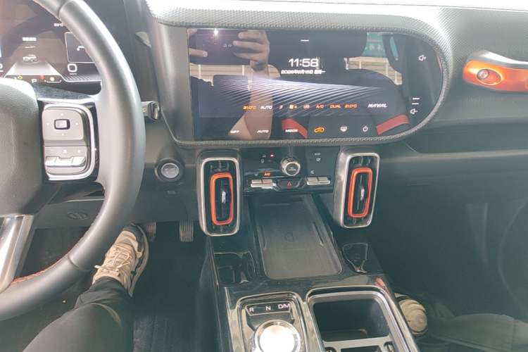 Used Haval DARGO 2021 1.5T DCT Two-Wheel Drive "Mǎquǎn" Edition Audio And AC Panel