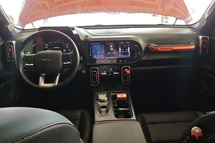 Used Haval DARGO 2021 2.0T DCT Two-Wheel Drive Chinese Mastiff Edition Center Console