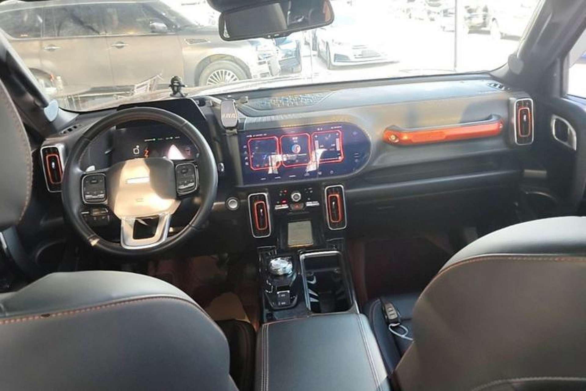 Used Haval DARGO 2021 1.5T DCT Two-Wheel Drive "Wangcai" Edition Center Console