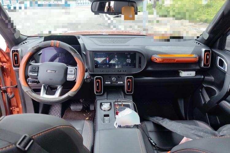 Used Haval DARGO 2021 Revised Version 2.0T DCT Four-Wheel Drive "Hao Tian Que" Edition Center Console