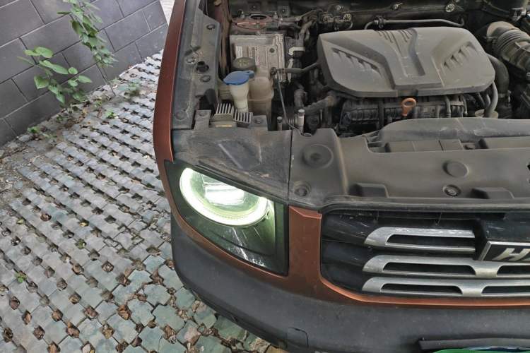Used Haval DARGO 2021 2.0T DCT All-Wheel-Drive "Hao Tian Quan" Edition Engine Bay Right