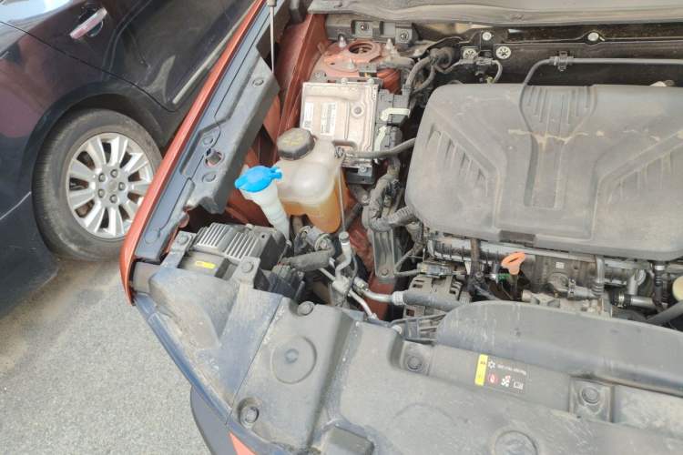 Used Haval DARGO 2021 2.0T DCT 4x4 Chinese Rural Dog Edition Engine Bay Right