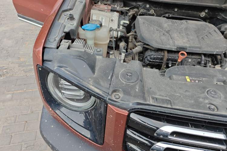 Used Haval DARGO 2021 2.0T DCT 4x4 Chinese Rural Dog Edition Engine Bay Right