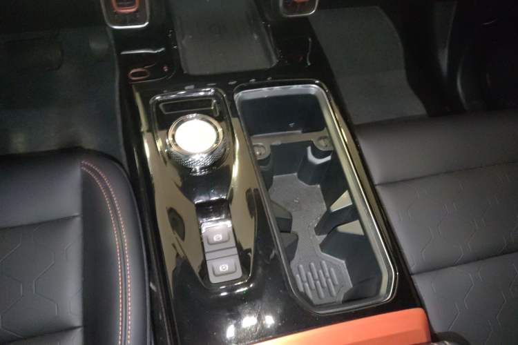 Used Haval DARGO 2021 1.5T DCT Two-Wheel Drive Border Collie - Wangcai Edition Gear Lever