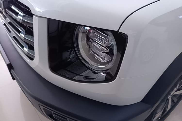 Used Haval DARGO 2021 1.5T DCT Two-Wheel Drive Labrador Edition Left Front Headlight