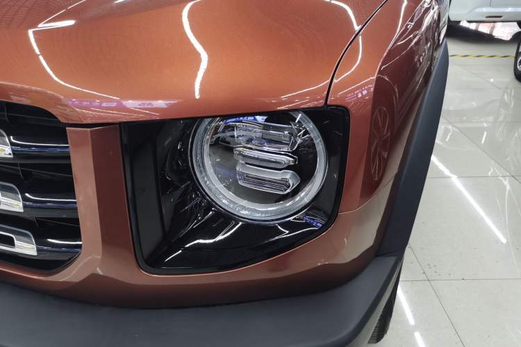 Used Haval DARGO 2021 1.5T DCT Two-Wheel Drive Labrador Edition Left Front Headlight