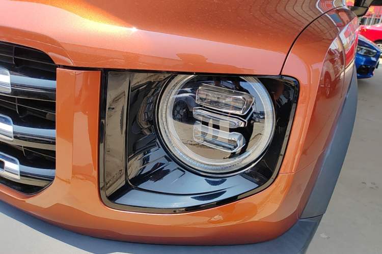 Used Haval DARGO 2021 1.5T DCT Two-Wheel Drive "Mǎquǎn" Edition Left Front Headlight