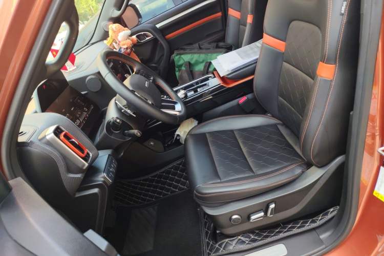 Used Haval DARGO 2021 2.0T DCT 4x4 Chinese Rural Dog Edition Left Front Seat