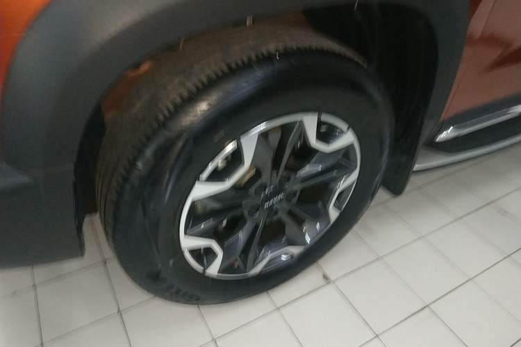Used Haval DARGO 2021 2.0T DCT 4x4 Chinese Rural Dog Edition Left Front Wheel Hub