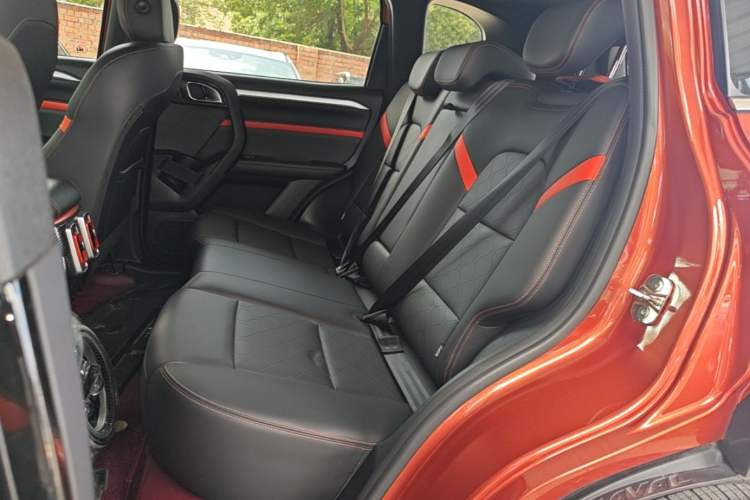 Used Haval DARGO 2021 2.0T DCT Two-Wheel Drive Chinese Mastiff Edition Left Rear Seat